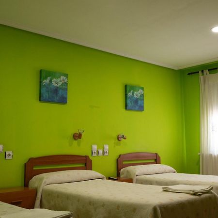 Pension Discoves Pinseque ภายนอก รูปภาพ